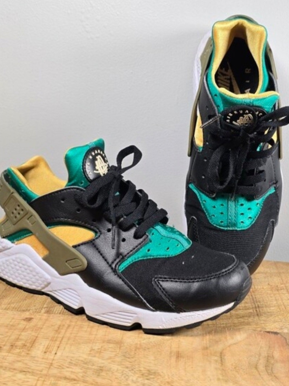 Nike Mens' Air Huarache Sneakers - Black/Teal/Yellow